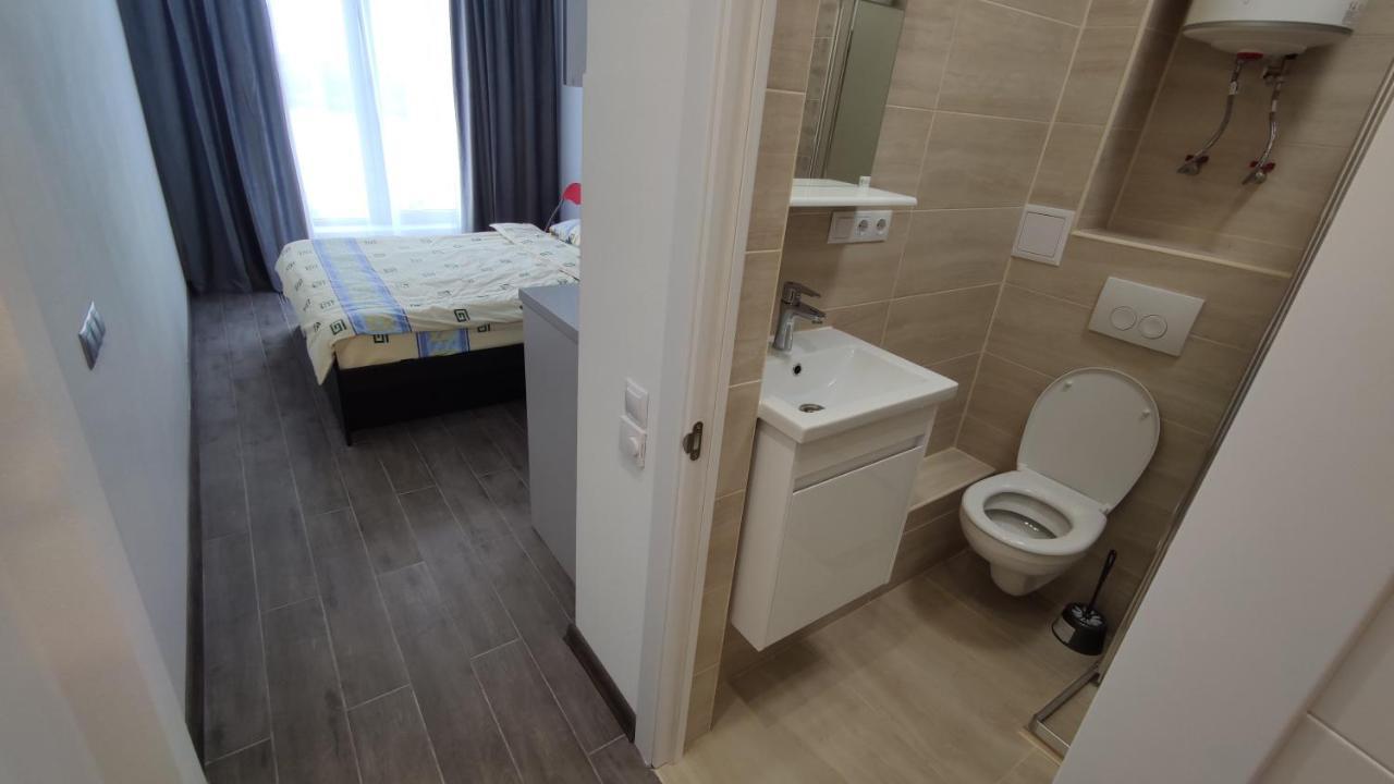 Rybalsky Studio Apartment Dnipro View Kiev Bagian luar foto