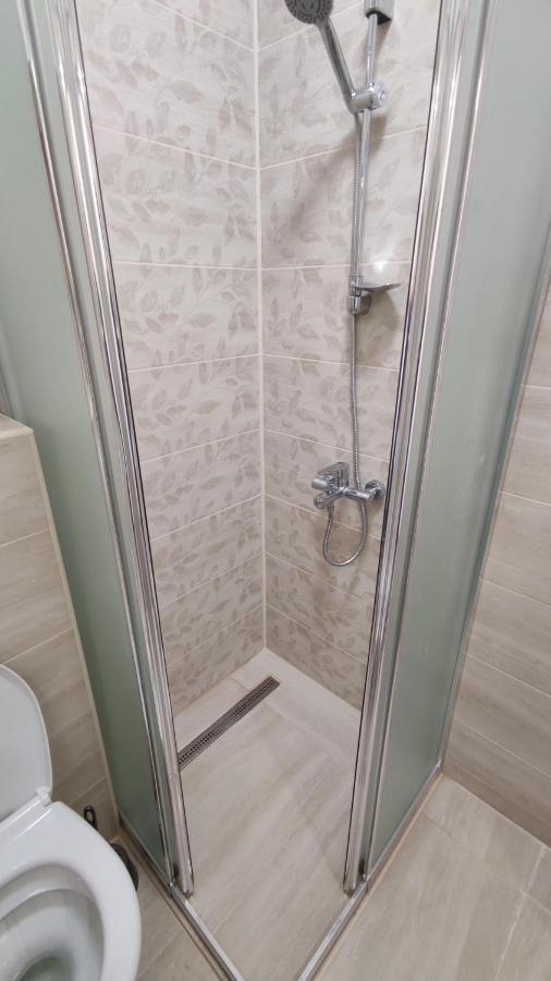 Rybalsky Studio Apartment Dnipro View Kiev Bagian luar foto