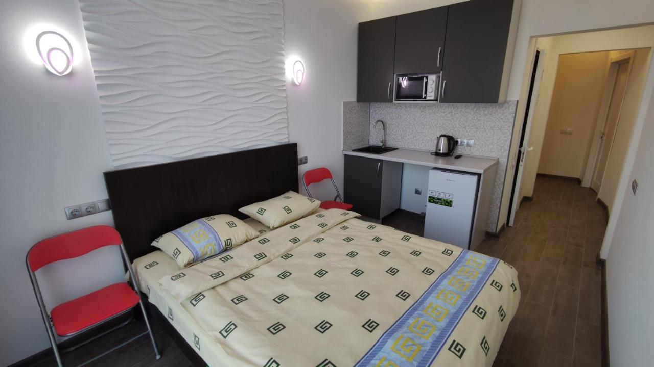 Rybalsky Studio Apartment Dnipro View Kiev Bagian luar foto