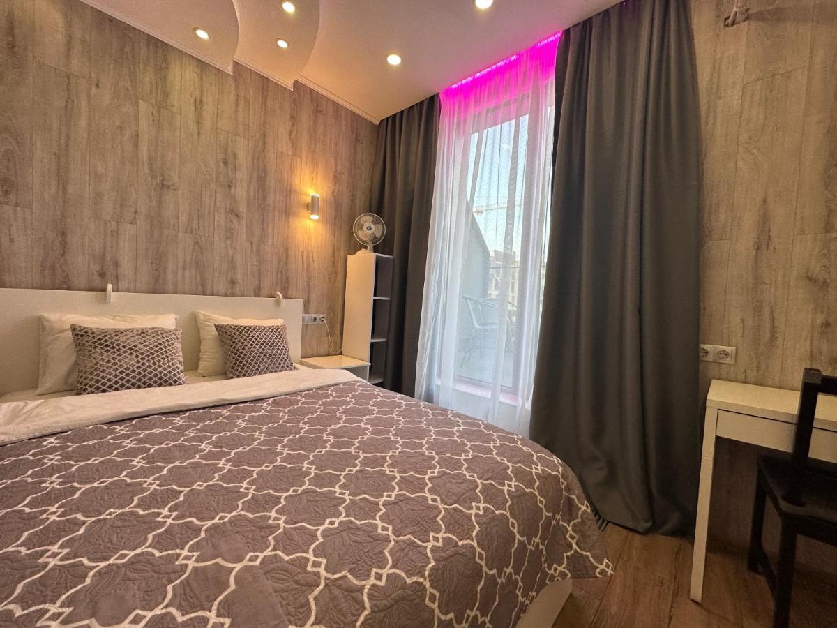Rybalsky Studio Apartment Dnipro View Kiev Bagian luar foto